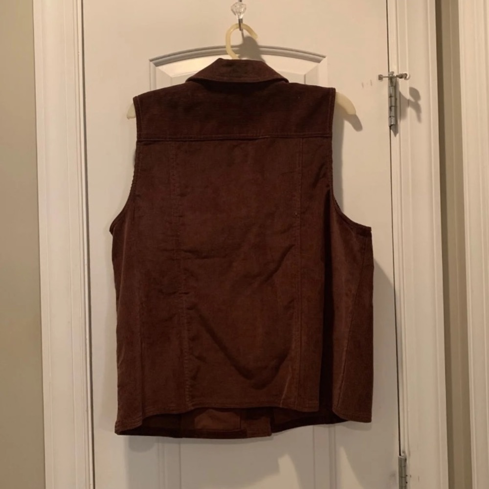 Vest - Picture 3 of 3